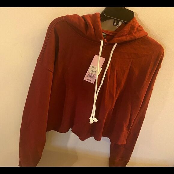 🛍Wild Fable Red Cropped Hoodie Drawstring Size Medium - Picture 1 of 8